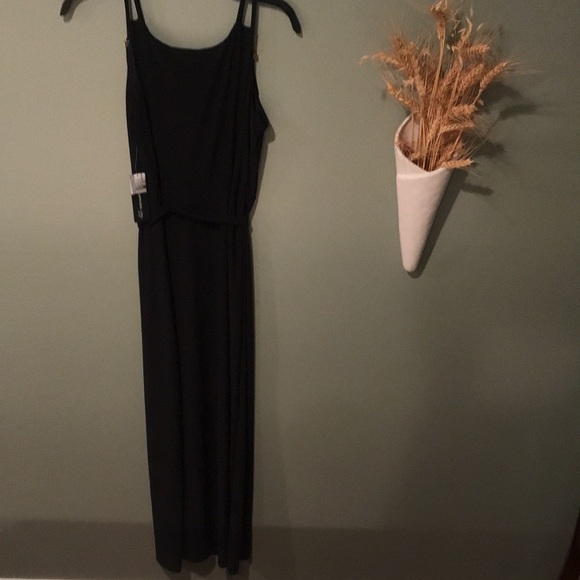 Soho Apparel Ltd. Black Dress With Gold Accents At The Shoulder. M - Picture 2 of 4